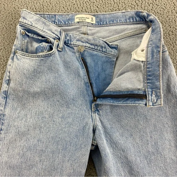 Abercrombie & Fitch The 90's Straight Ultra High Rise Jeans  |   Size:  31/12 XL - Picture 4 of 16